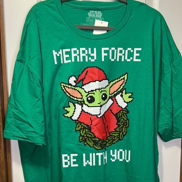 Star Wars Green Holiday Short Sleeve Tee - Picture 4 of 5